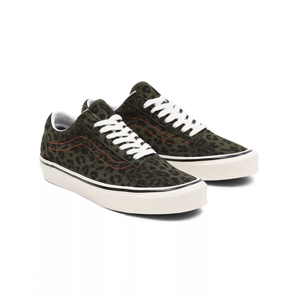 Sepatu vans hotsell leopard hitam