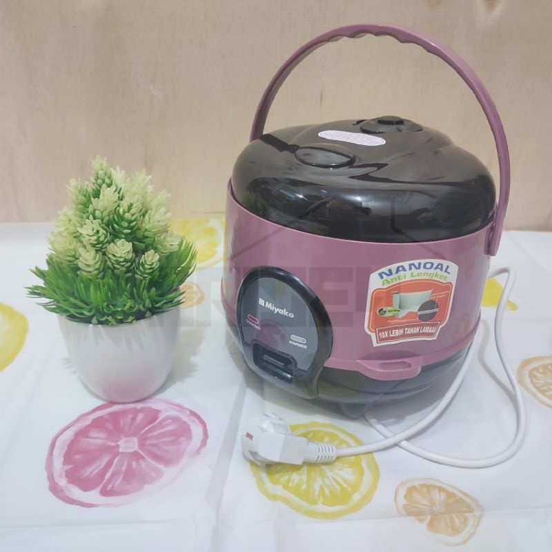 Jual Miyako Magic Com Rice Cooker Penanak Nasi 3in1 MCM-606B SBC 0.6 ...