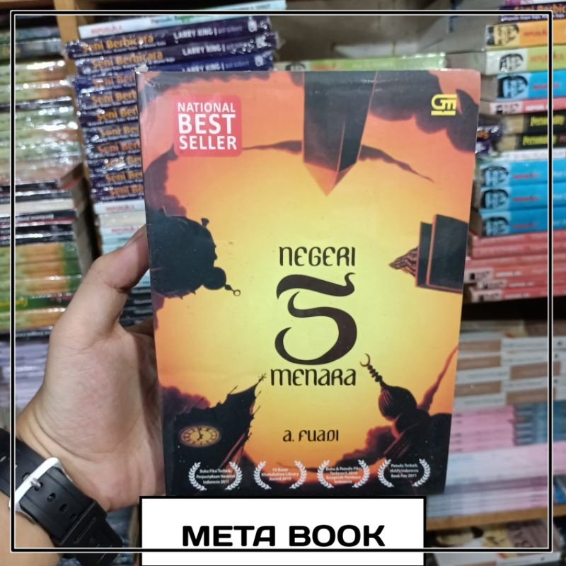 Jual Novel Negeri 5 Menara - Ahmad Fuadi META BOOK | Shopee Indonesia