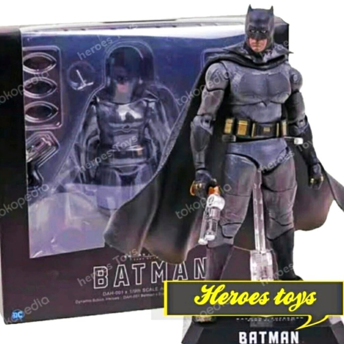 Beast Kingdom DAH-119 Batman (The Dark Knight) - Action Figure 18 Cm - 22 Punti Articolazione - Con Mantello In Tessuto