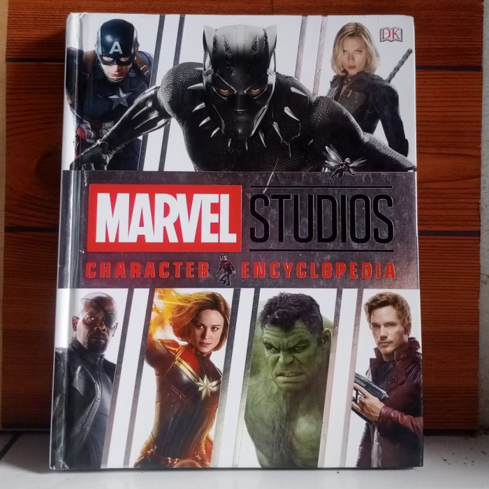 Jual Marvel Studios Character Encyclopedia (DK) | Shopee Indonesia