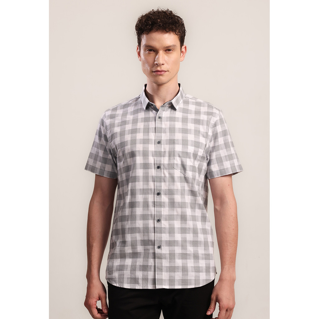 MOC Kemeja Lengan Pendek Plain Pria