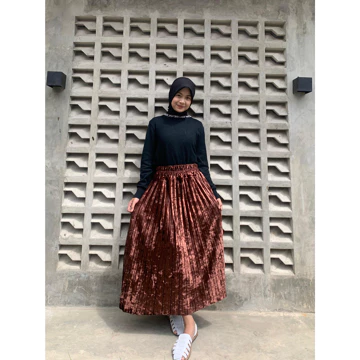 Threelook Rok Plisket Bludru Velvet Premium 7 8 Model Korea Style Remaja Warna Hitam Cokelat
