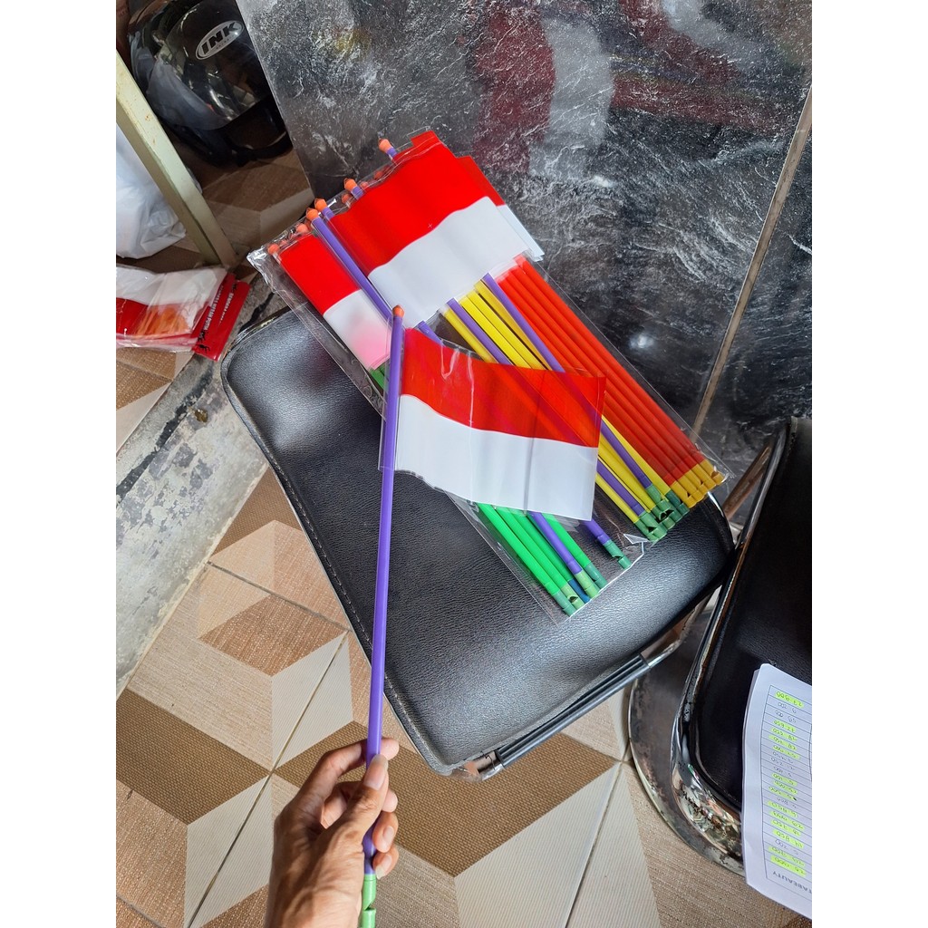 [100gr] T916 | Bendera Plastik Tongkat Tangkai Pluit Merah Putih 17an Agustusan 20 PCS