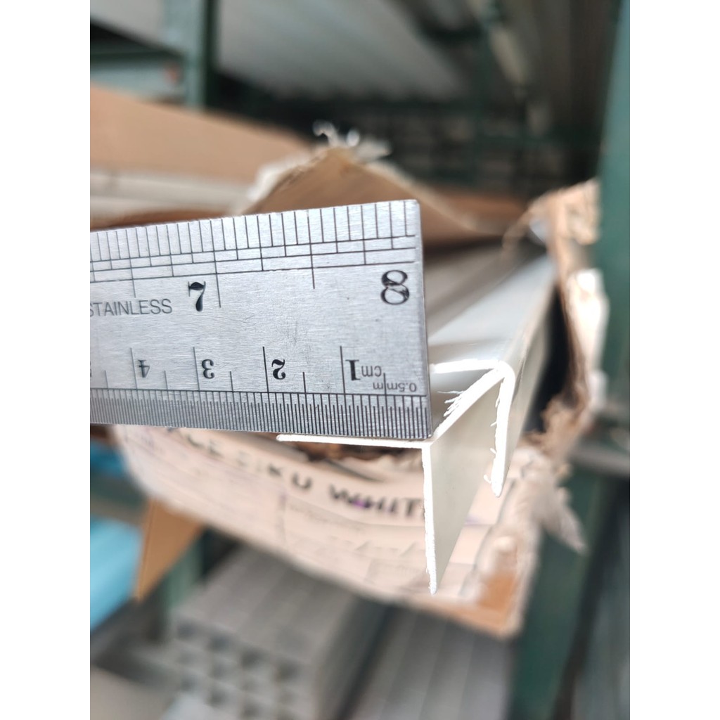 Jual LIST PVC SAGE SIKU LUAR 4M | Shopee Indonesia