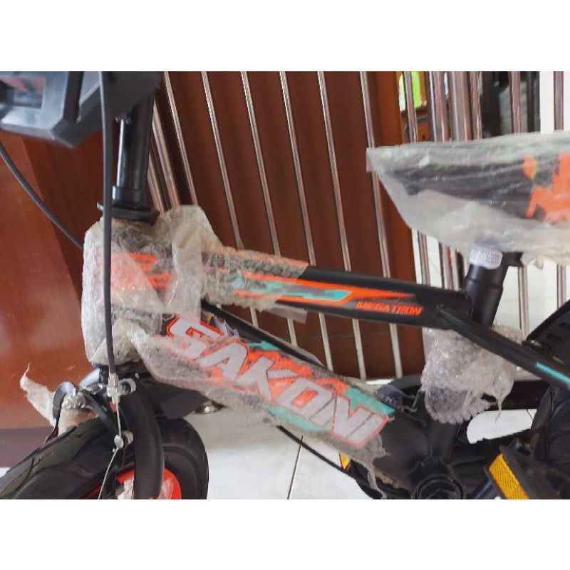 Jual SEPEDA BMX 12 SAKONI MEGATRON FRAME TEBAL + RODA SAMPING LAMPU ...