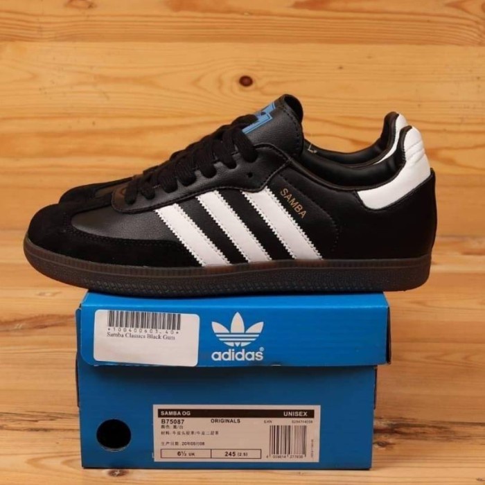 Jual Sepatu Pria Terbaru dan Original di adidas Online Store Indonesia