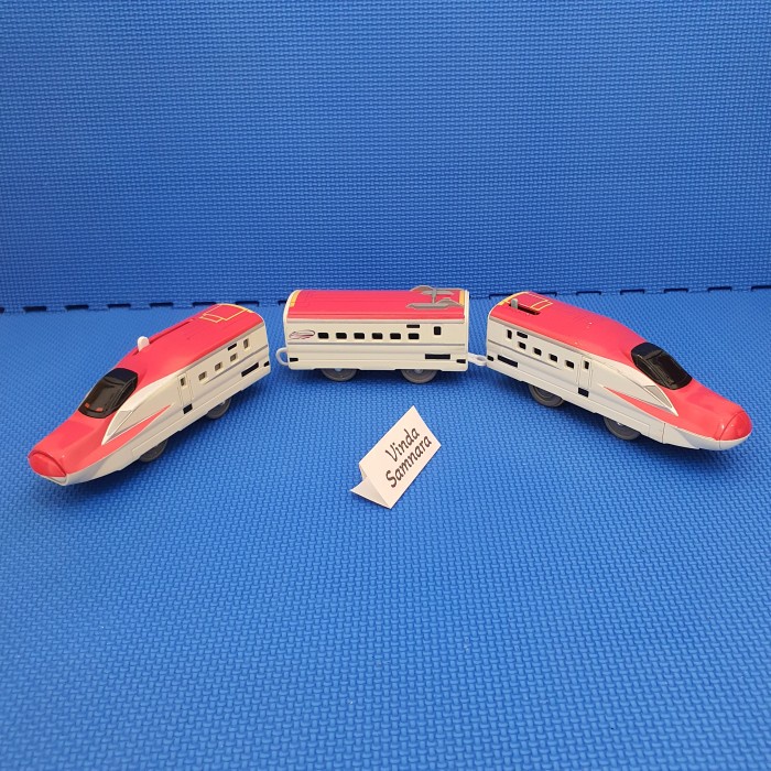 Train Takara Tomy Plarail S-39 Junior Freight Class EF510 Red Thunder – Neuf