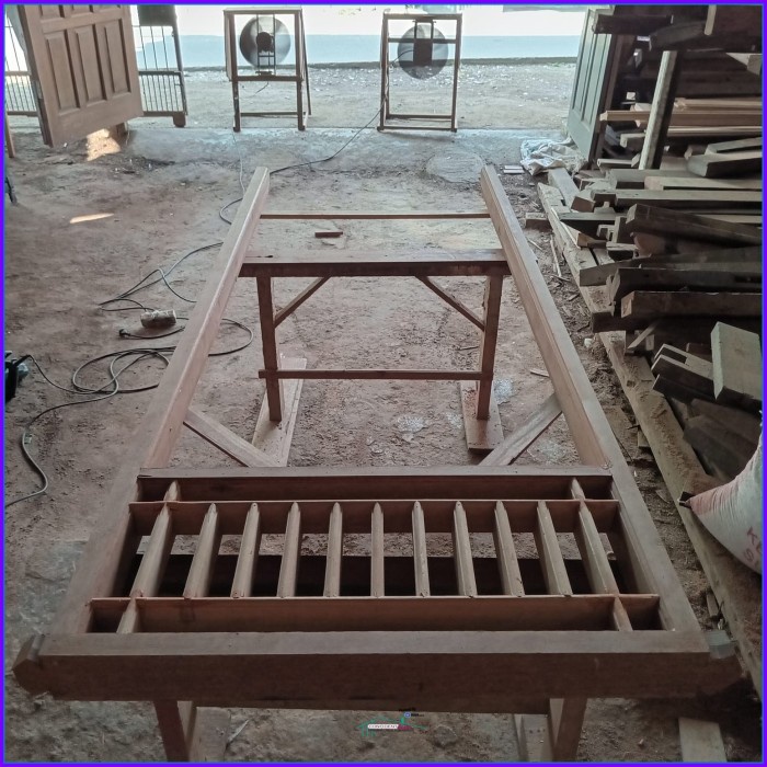 Jual Kusen Pintu Kayu KAMPER Jalusi/Kusen Kayu KAMPER/Kusen KAMPER