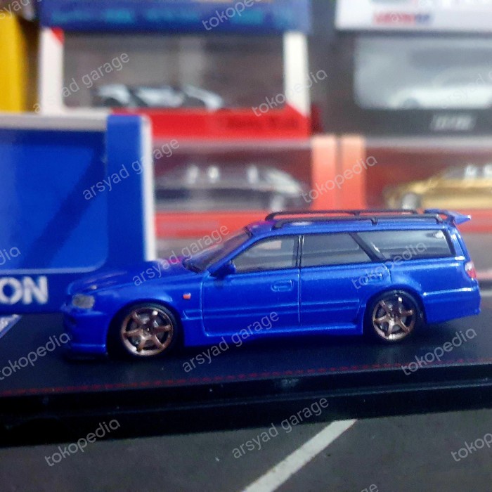 Voiture Miniature Street Weapon 1:64 - Nissan Stagea Skyline GT-R R34 Wagon Racing Blue - Édition Limitée