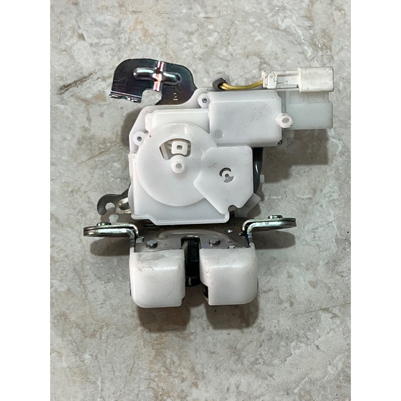 jual-door-lock-dorlock-pintu-bagasi-belakang-universal-honda-brio-hrv