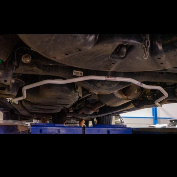 Jual Stabilizer Ultra Racing Rear Anti Roll Bar Toyota Innova Reborn ...