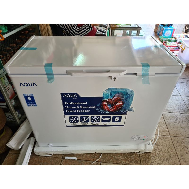 Jual KULKAS BOX CHEST FREEZER AQUA 200 LITER AQF 200 Shopee Indonesia