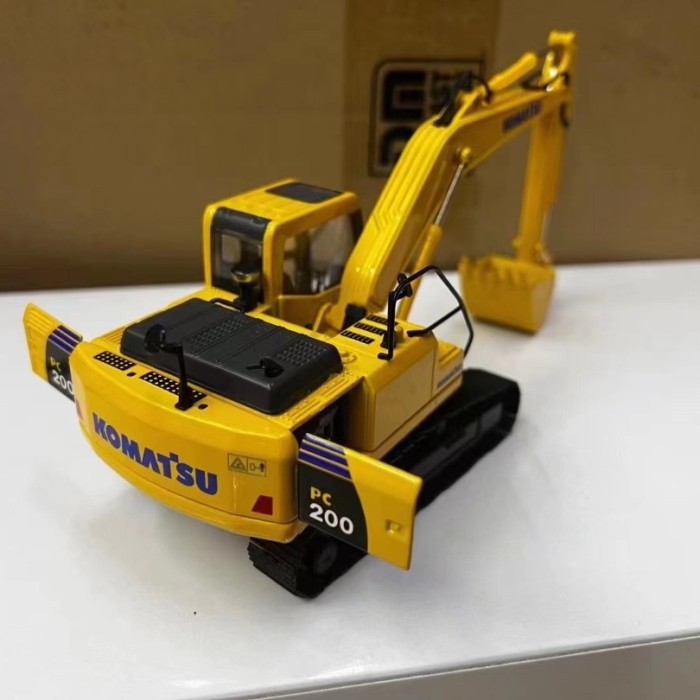 Jual Miniatur Alat Berat Komatsu Diecast Komatsu Pc200 8 Mo Shopee Indonesia 2207