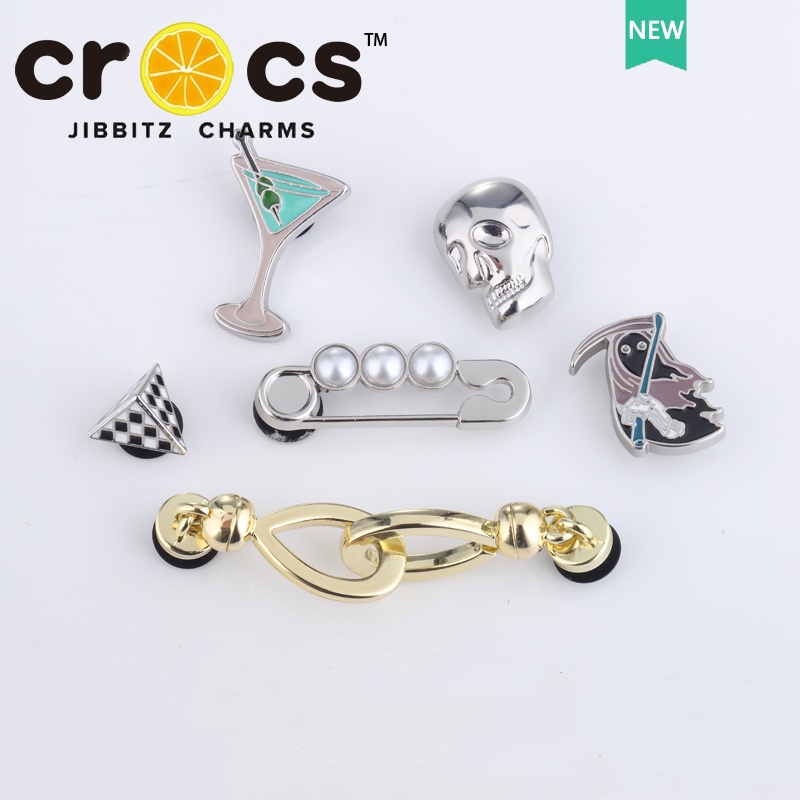 Jual Metal jibbitz Crocs charms Silver metal Pyramid Cocktail Skull New ...