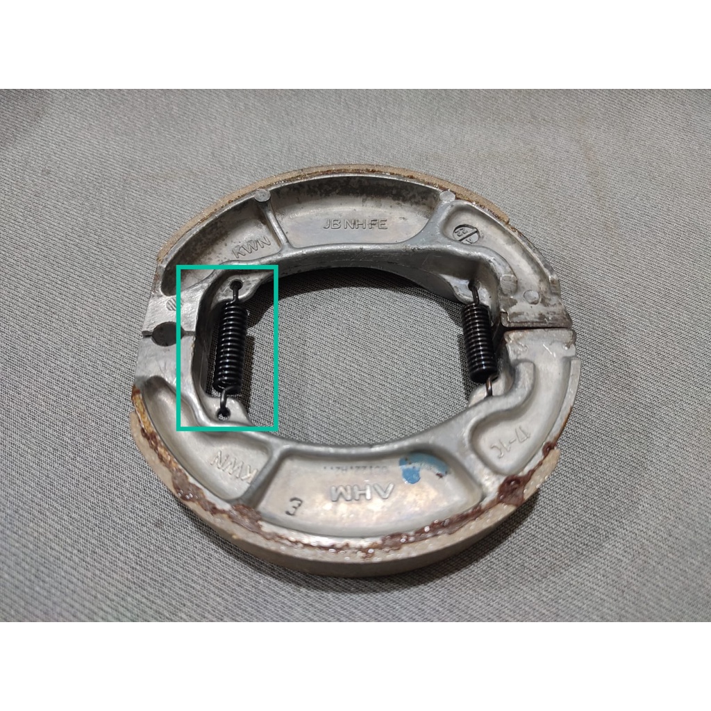 Jual Per kampas rem RR spring brake shoe rear Honda Beat Vario Scoopy ...