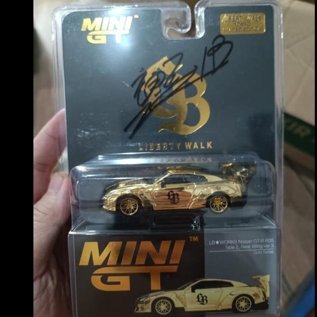 Jual EL Mini GT LBWK Nissan 35GT-R R35 Gold Tokyo Signature Wataru Kato ...