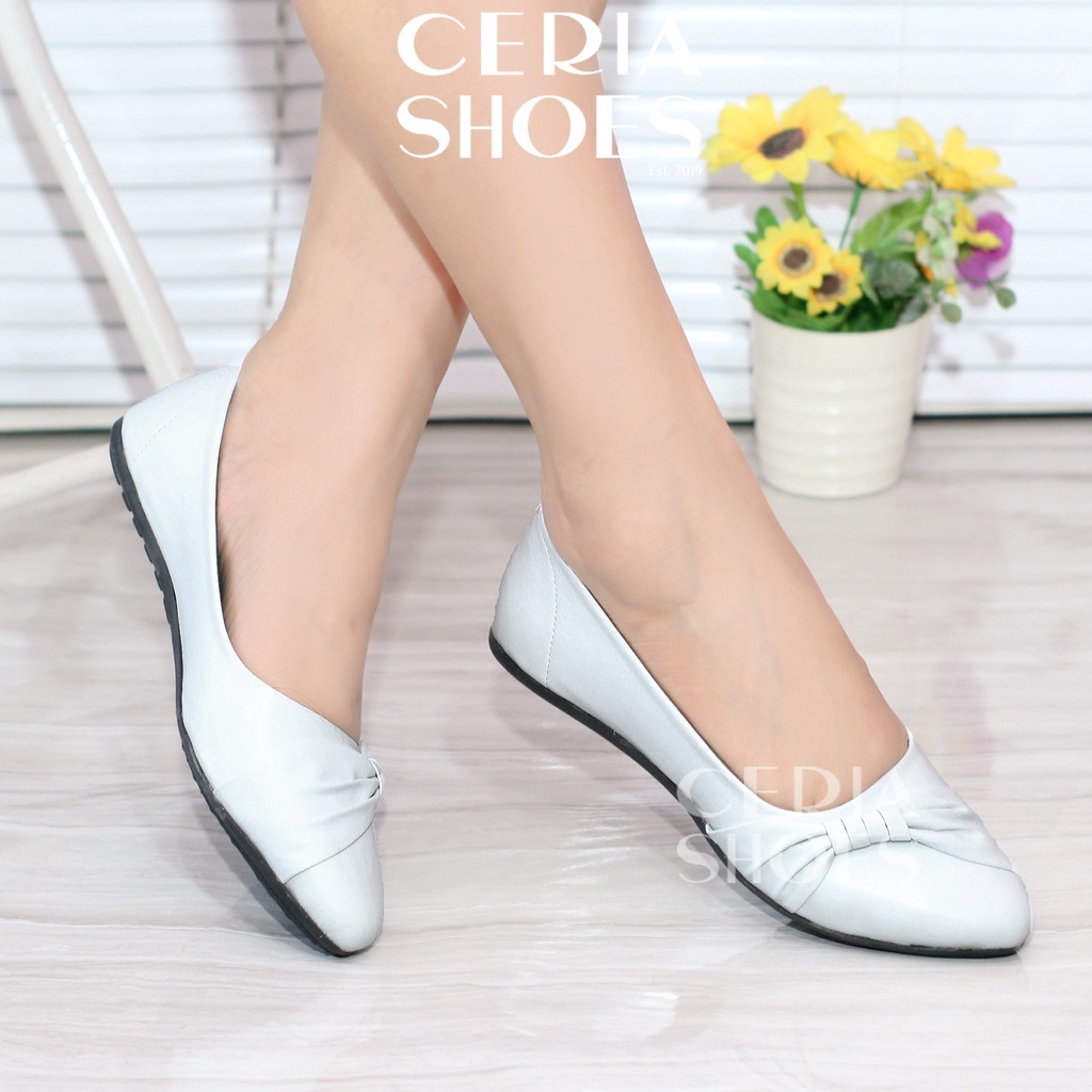 Flat hot sale shoes empuk