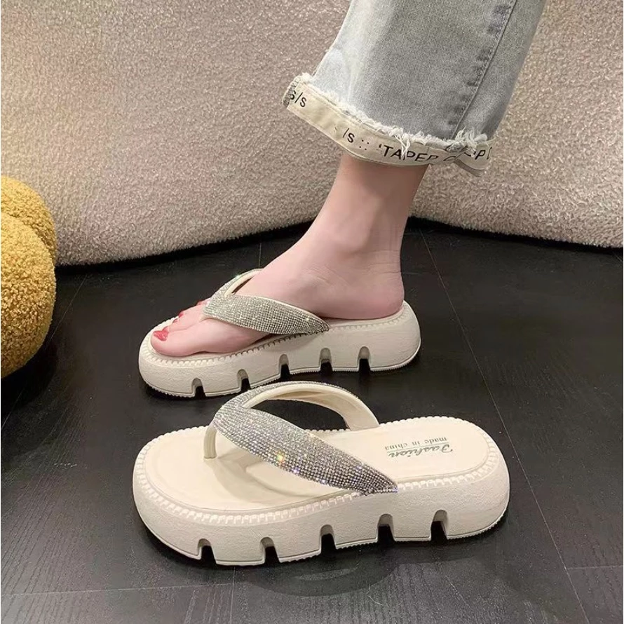 Sandal Jepit Mutiara Berlian