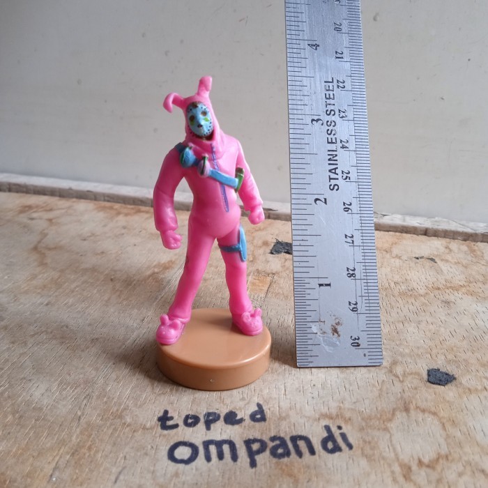 Jual Toys figure fortnite rabbit raider | Shopee Indonesia