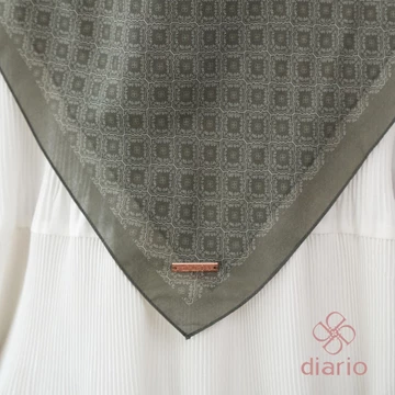Diario Ultrafine Tania Scarf Kerudung Segi Empat