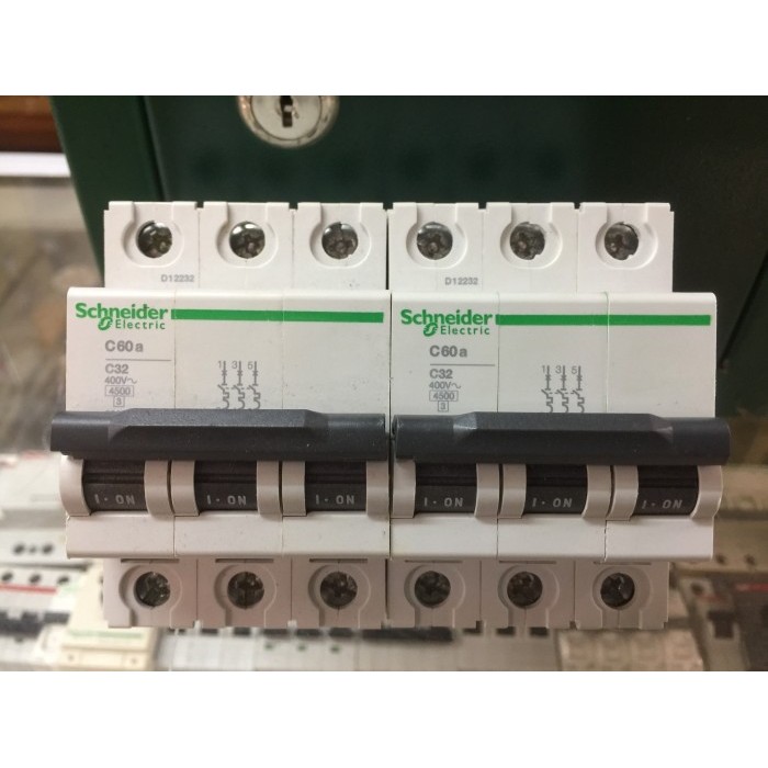 Jual MCB schneider C60a 3P 32A C32 4.5ka SNI original | Shopee Indonesia