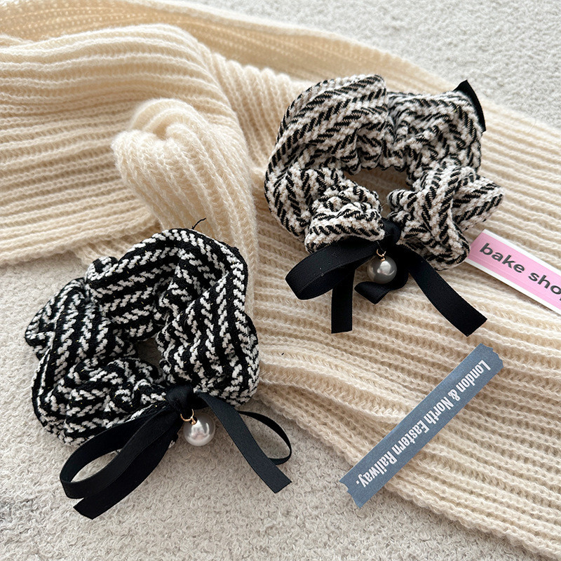Jual Town Shell - Fabulous Tweet Pearl Korean Scrunchy / Scrunchies ...