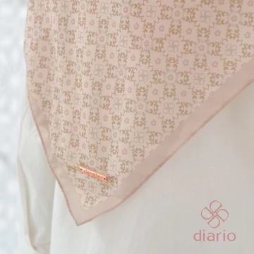 Diario Ultrafine Cynthia Scarf Kerudung Segi Empat