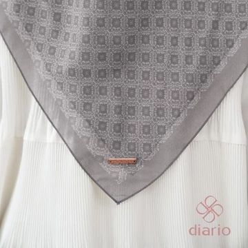 Diario Ultrafine Tania Scarf Kerudung Segi Empat