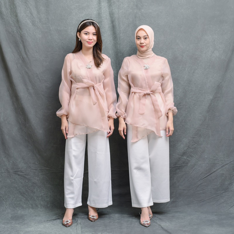 Jual Luxxe Studio Calla Top | Shopee Indonesia
