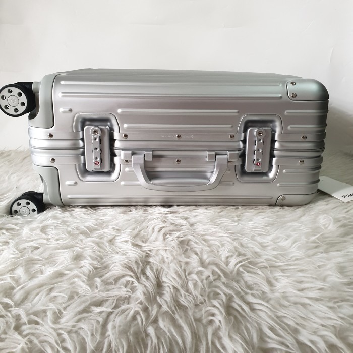 Jual Koper Rimowa LVMH Edition 20 Inch Silver Cabin2 | Shopee Indonesia