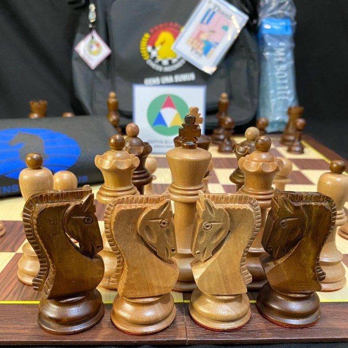 Jual Set Zagreb Knight Papan Catur Kayu Wood Chess Board FIDE Approved ...