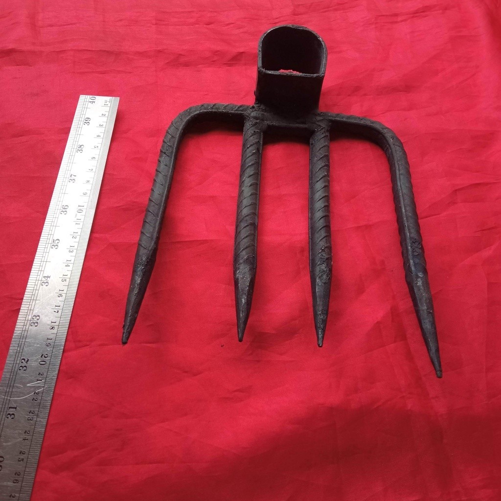 Jual Gacok/Garuk/Garukan Sampah/Pembersih Sampah Besi Uril | Shopee ...