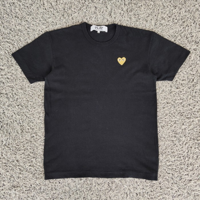 Jual play cdg comme des garcons gold heart t shirt original kaos play cdg Shopee Indonesia