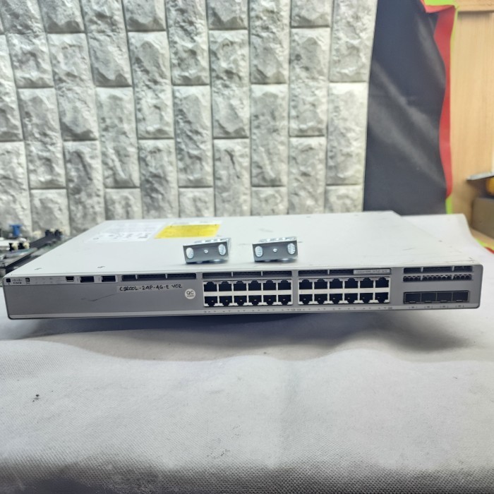 Jual Cisco C9200L C9200L-24P-4G-E Catalyst 9200 Series Switch + Smart ...