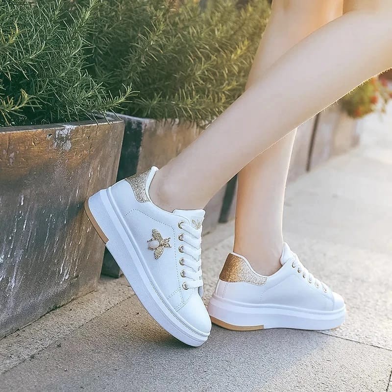 Sepatu Sneakers Putih Wanita Butterfly Series Desain Fashion Korea
