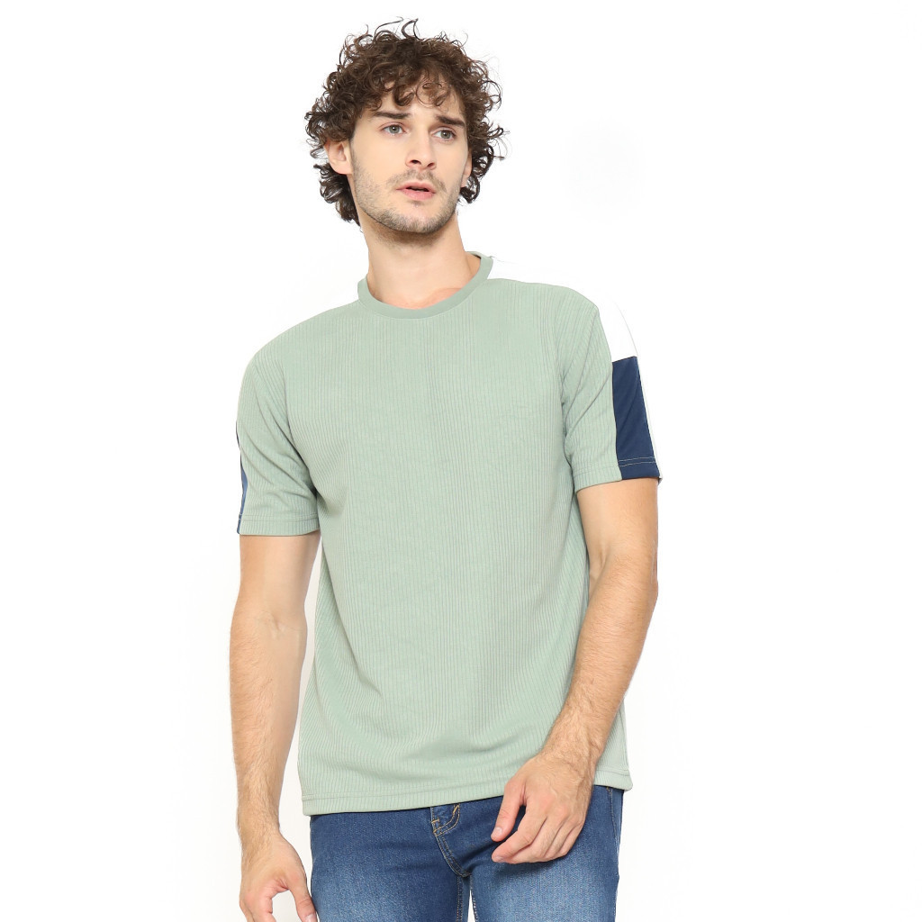 T-Shirt Lengan Pendek Traveler Green