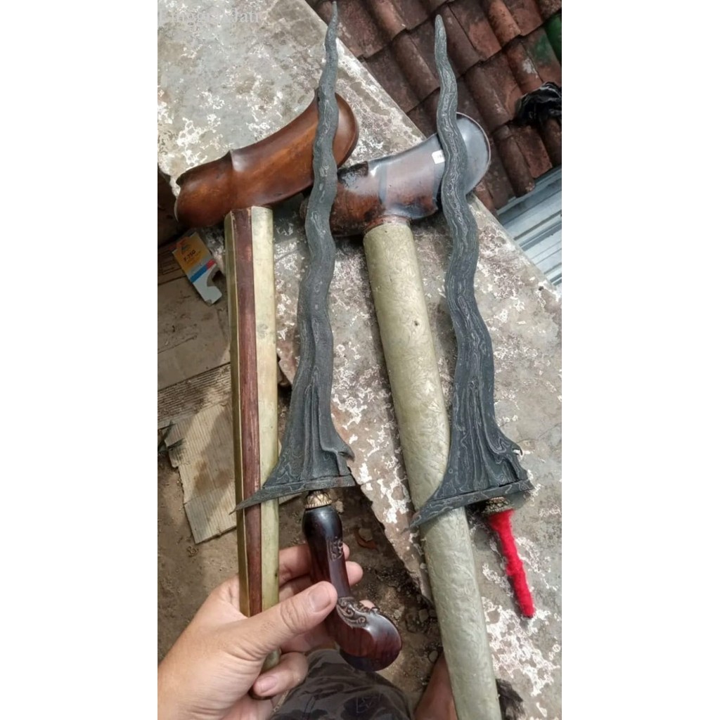 Jual Keris Sabuk Inten Dan Keriss Sengkelat Sepuh Majpahit Sudah