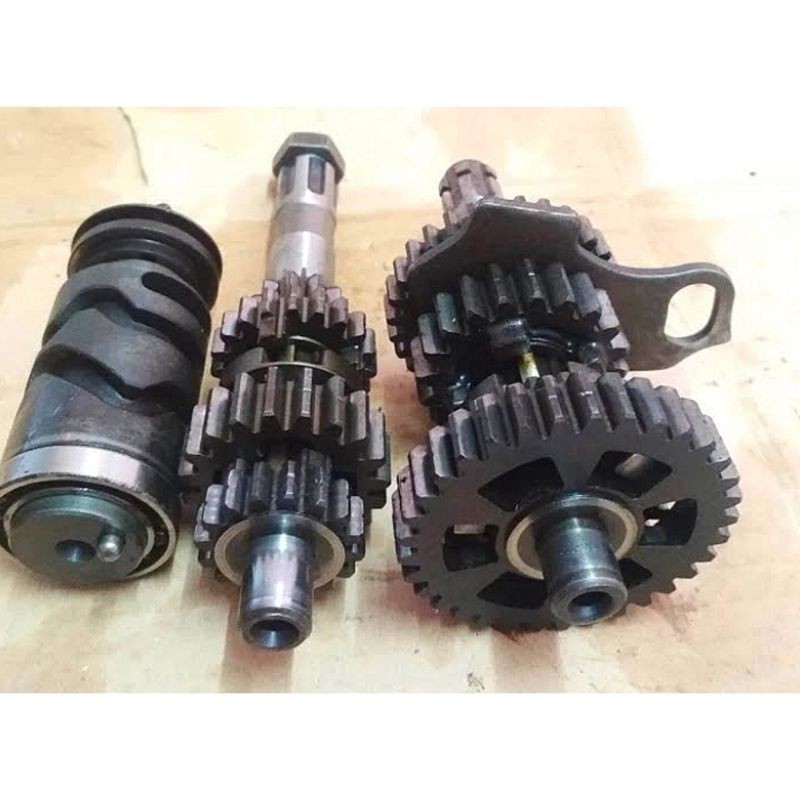 Jual Gearbox Gir Gigi Rasio Transmisi Suzuki Smash 110 Bekas Original ...