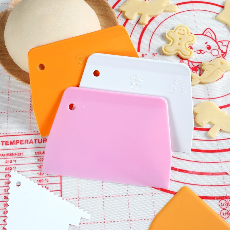 Jual Scraper Adonan Kue Pemotong Adonan Roti Dough Cutter Plastik Food ...