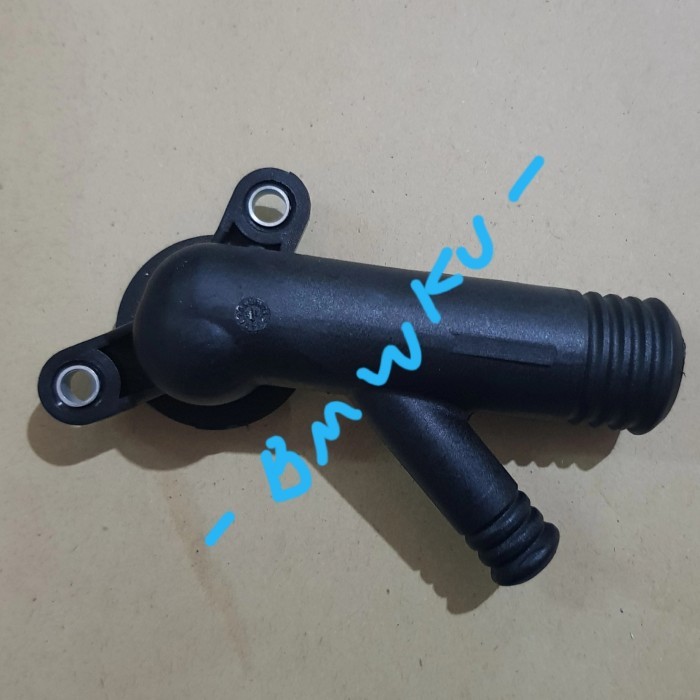 11537560130 Connettore Tubo di Raffreddamento 1 Pezzo Adatto per E81 E87 E88 E46 E90 X1 X3 116I