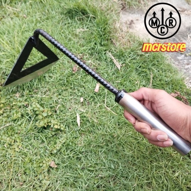 Jual Cangkul rumput lubang tengah gagang pipa besi bahan kuat dan tahan ...