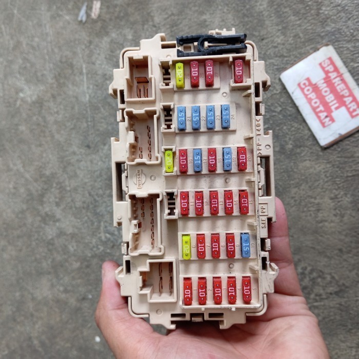 Jual Fuse box sikring / relay dalam dashboard Nissan xtrail T30 asli