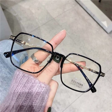 FOMAMATA Kacamata Minus Photocromic Wanita Pria Bluecromic Fashion Anti Radiasi Blueray Square