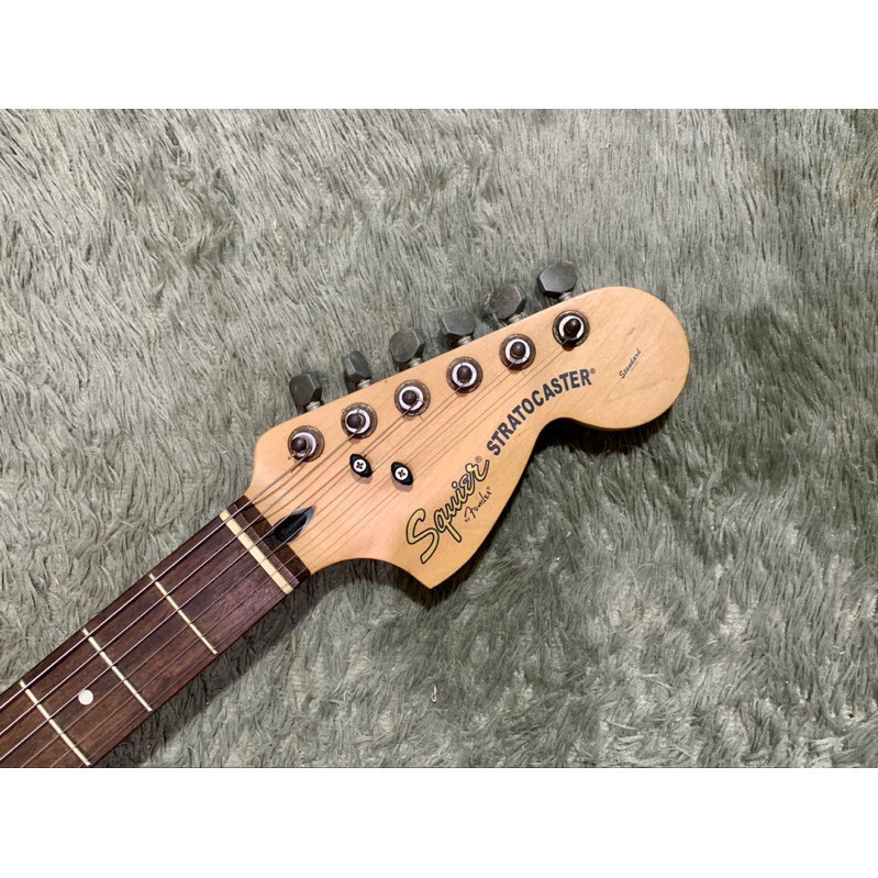 Jual Squier by Fender Stratocaster Obey Graphic Upgrade Gitar Elektrik ...