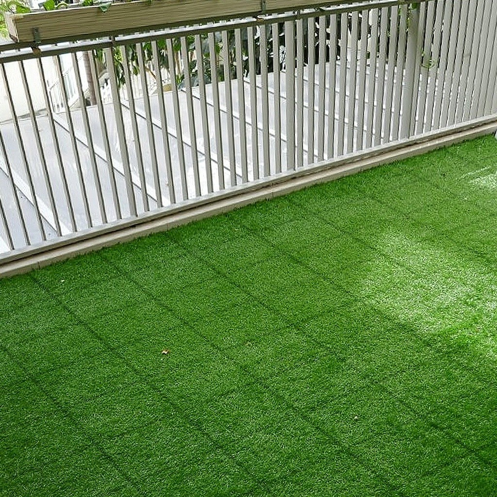 Jual LJR decking tile lantai rumput sintetis tipe swiss 30x30 cm tebal ...