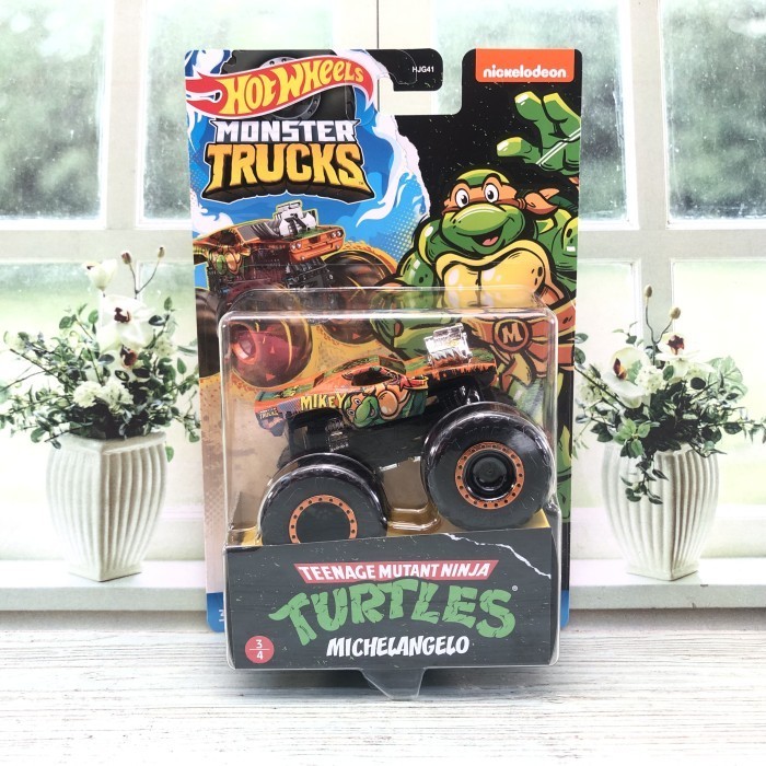 Hot Wheels Racer Verse Shredder &amp; Michelangelo - Teenage Mutant Ninja Turtles