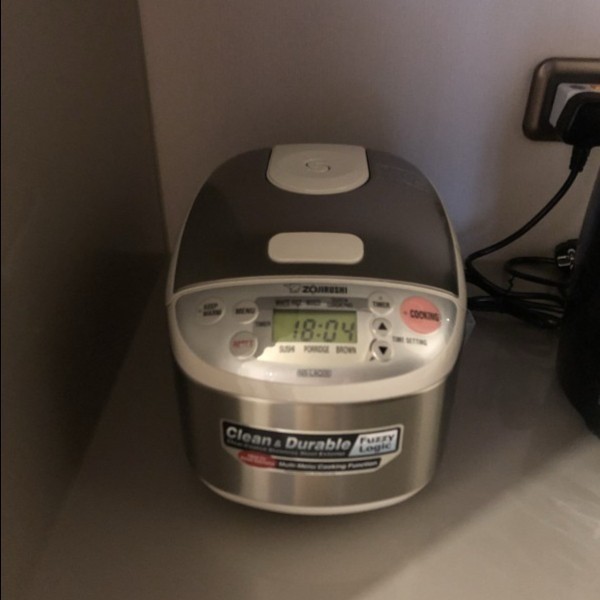 Jual Zojirushi Fuzzy Logic Rice Cooker/Warmer NsLaq05 Xa