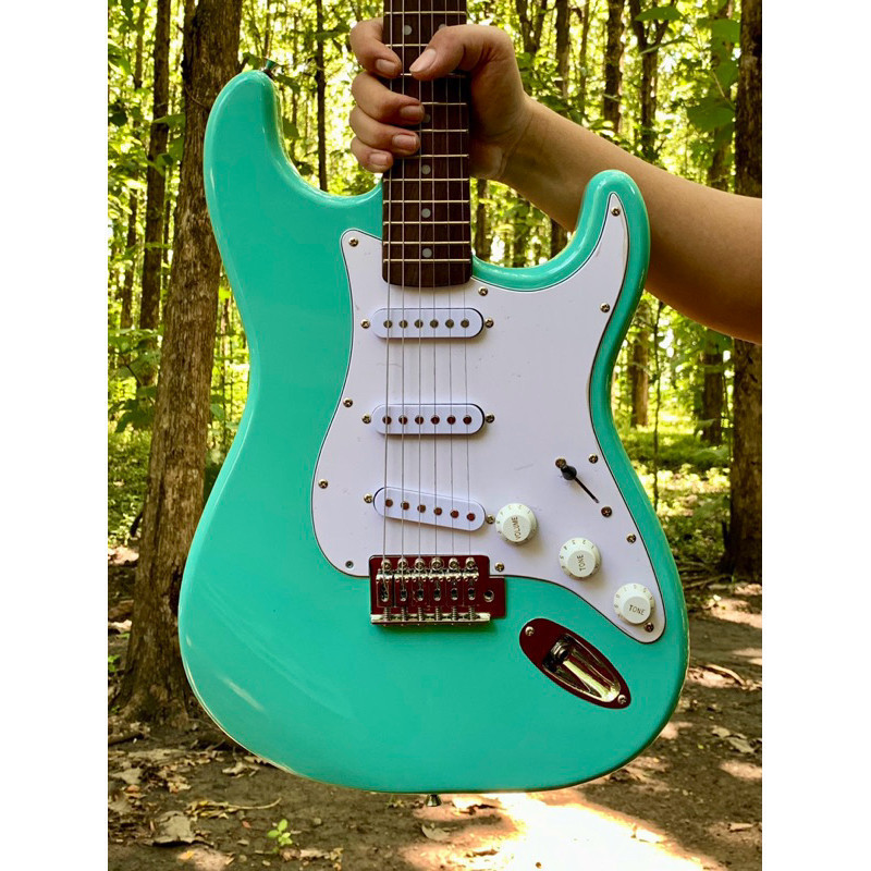 Jual Gitar Fender Stratocaster Roasted Maple New Surf Green | Shopee ...
