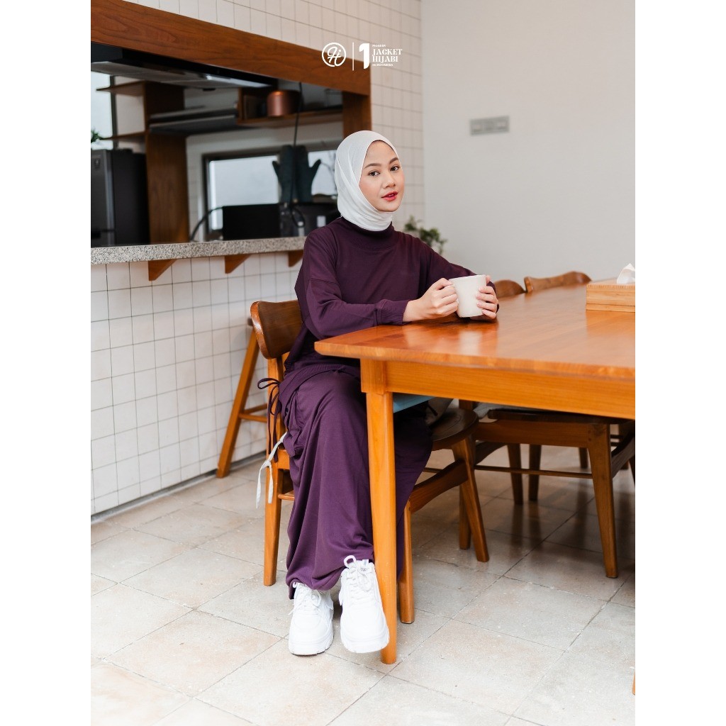 Jual Hijacket Arumi Casual Sweatshirt – Modest & Feminim dengan Tali ...